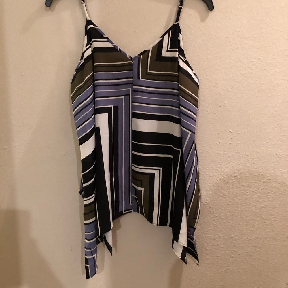 Asymmetrical hem top